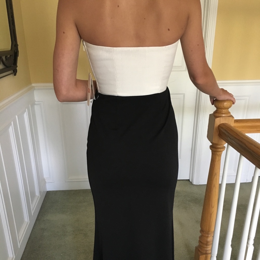 Gorgeous special occasion dress. Can’t